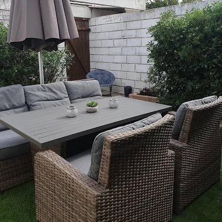 Lempicka - Jolie Maison, Jardin, Parking Prive بيت للعطل